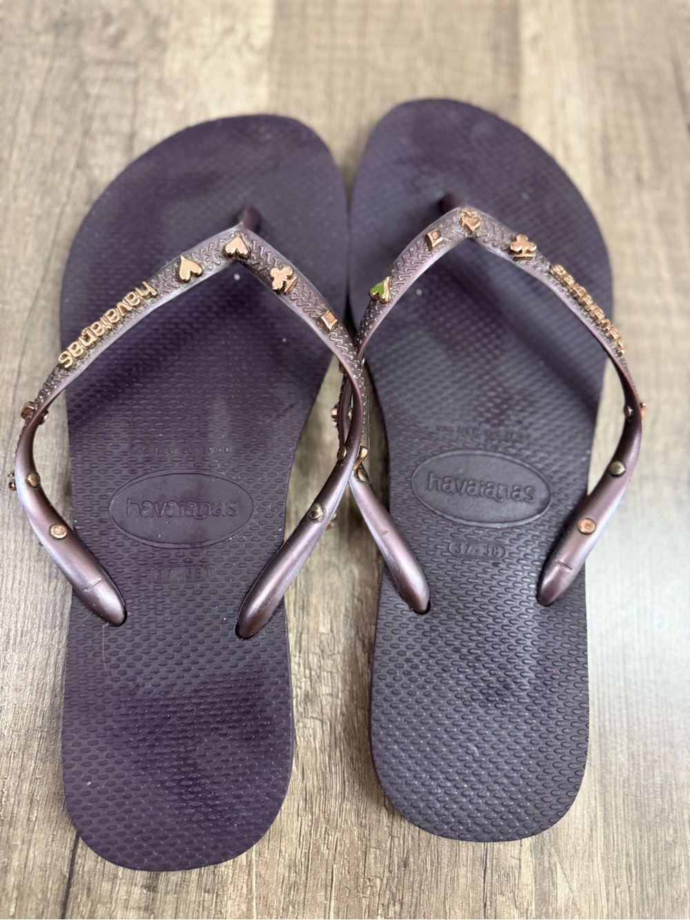 Havaianas Women's Purple Flip Flop Sandals w Rosegold Charm Accents